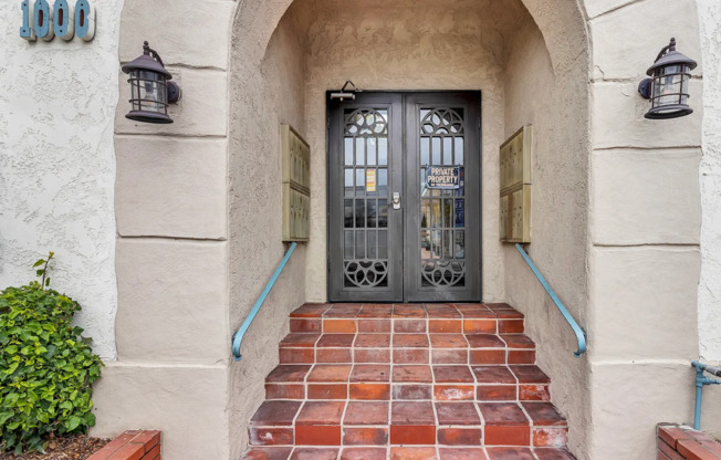 Studio, 1 bath, 425 sqft, $1,495, Unit 09