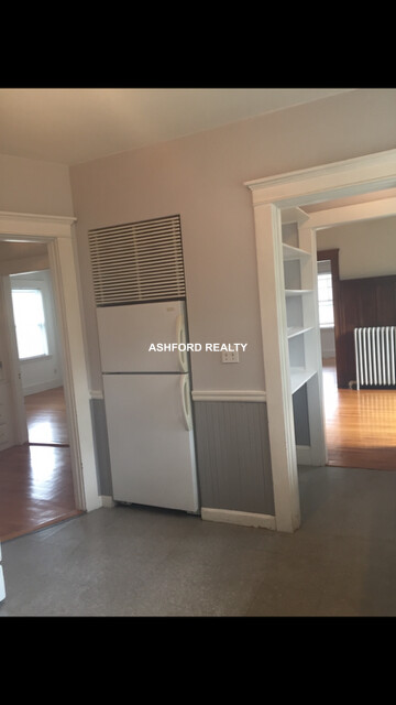 260 WAVERLEY AVE