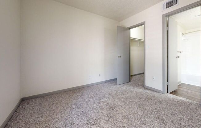 1 bed, 1 bath, 583 sqft, $929, Unit 422