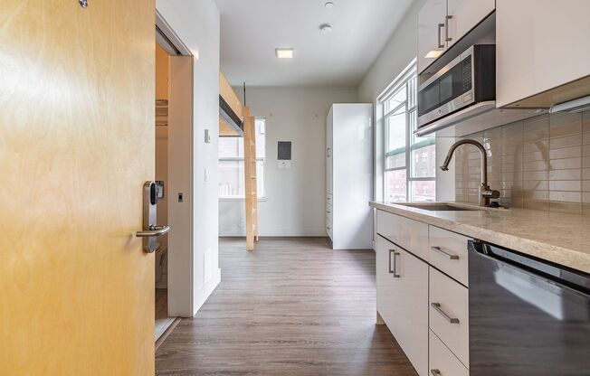 Studio, 1 bath, $799