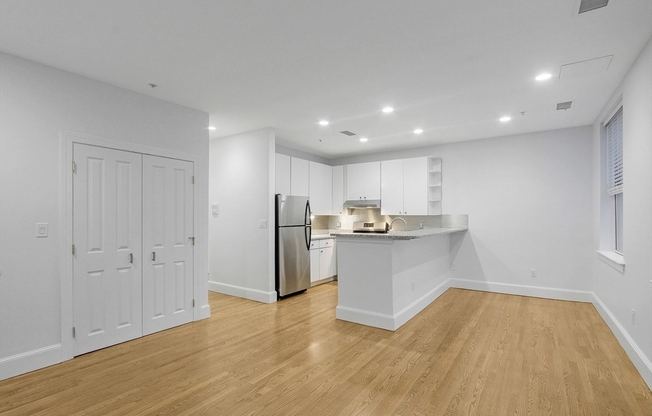 140 BOYLSTON ST