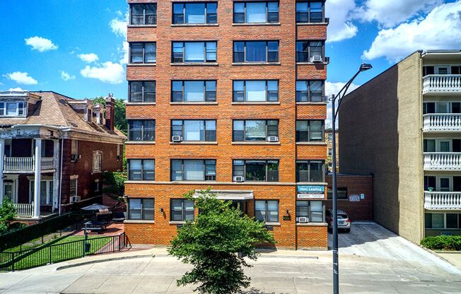 1 bed, 1 bath, 595 sqft, $2,200, Unit 1107