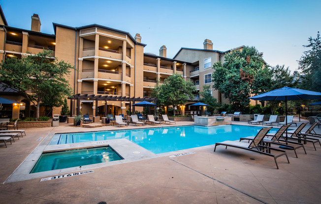 North Dallas Apartments with Year Round Spa Hot Tub