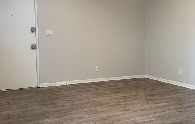 2 beds, 1 bath, 825 sqft, $995, Unit 6124-C