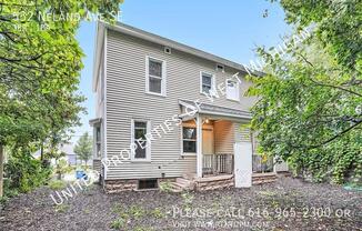 552 NELAND AVE SE