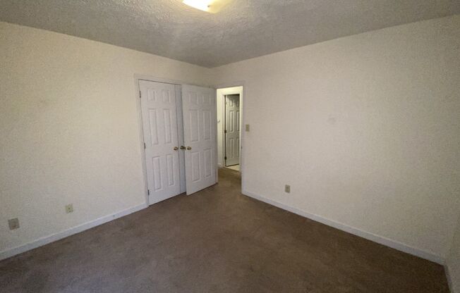 3 beds, 2 baths, $1,550