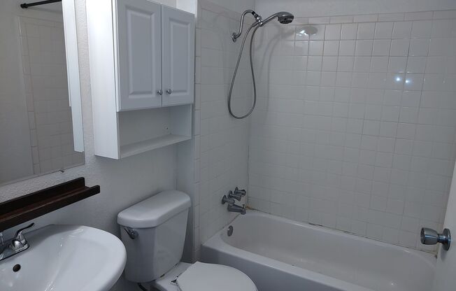 2 beds, 1 bath, $1,495