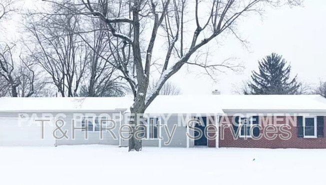 7825 HUBER CT