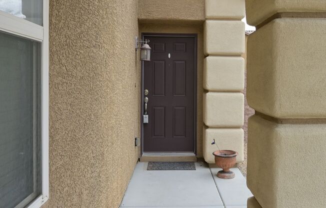 Mountains Edge!! Gated!! Bed & Full Bath DOWNSTAIRS, No Carpet!! Balcony!! Big Back yard with Green Grass and Covered patio!!