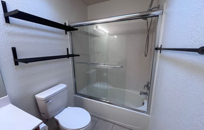 3 beds, 3 baths, $2,600