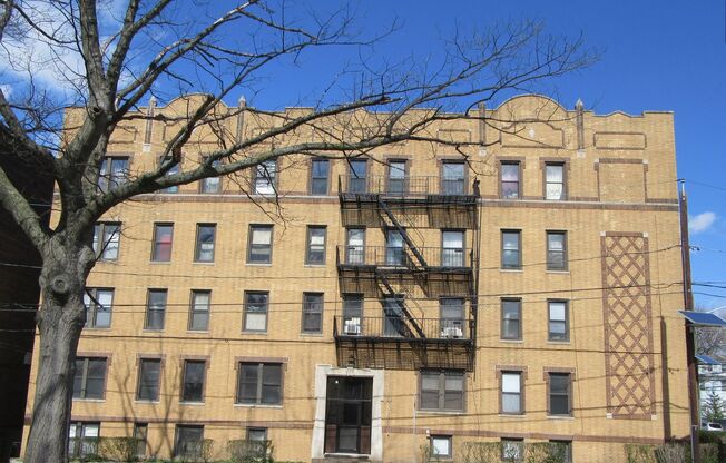 1111-Trefoil Manor, LLC
