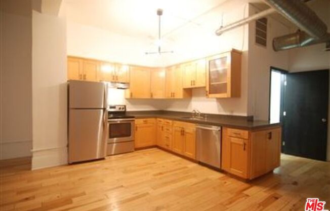 1 bed, 1 bath, 790 sqft, $2,000, Unit 404