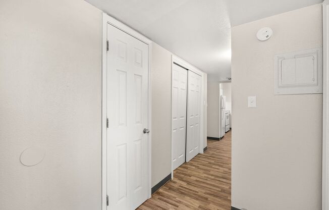 2 beds, 1 bath, 900 sqft, $1,025, Unit 122