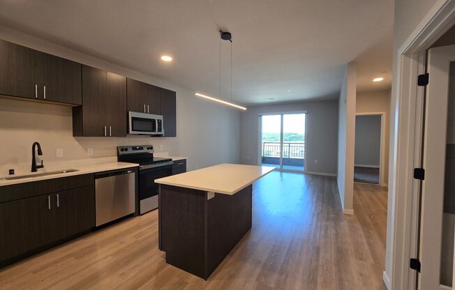 1 bed, 1 bath, 900 sqft, $2,060, Unit 8421-326