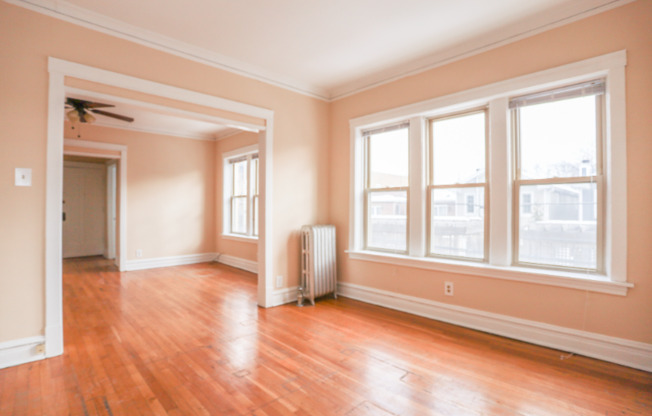 4449 N DAMEN