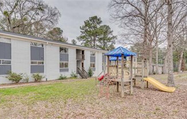 2 beds, 1 bath, 825 sqft, $1,125, Unit D-07