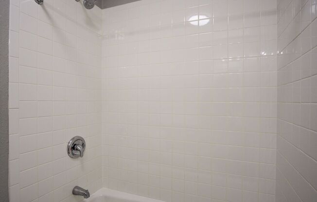 1 bed, 1.5 baths, 798 sqft, $995, Unit 8718-23