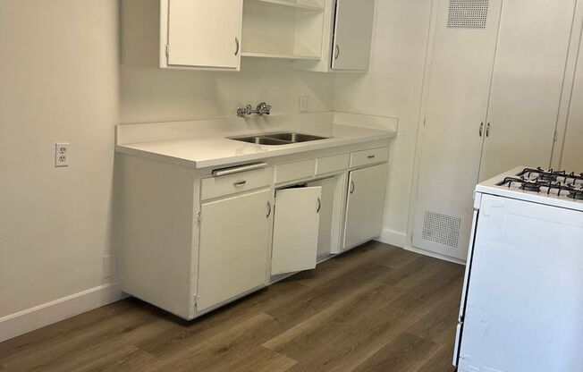 14666 BLYTHE STREET LLC 188