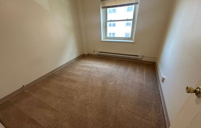 1 bed, 1 bath, $875, Unit 305