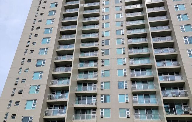 2 beds, 1 bath, $2,700, Unit UNIT 603
