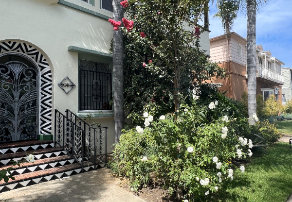 325 S COCHRAN AVE