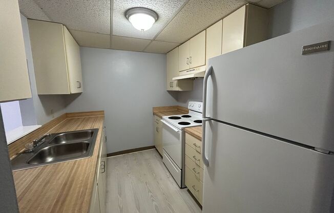 2 beds, 1 bath, 1,200 sqft, $650, Unit 401