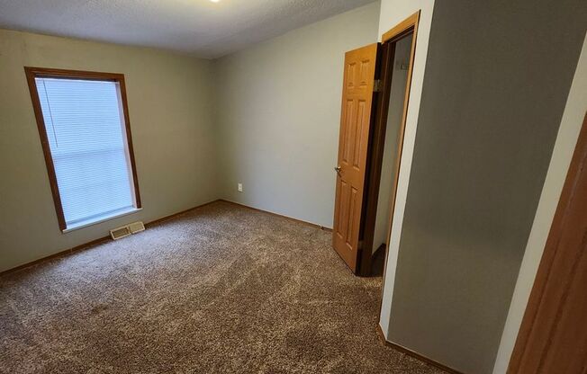 2 beds, 1 bath, $750