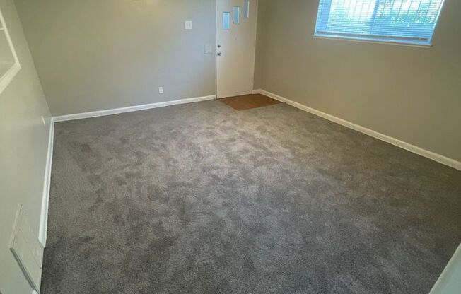 2 beds, 1 bath, $1,395, Unit 1436