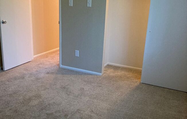 2 beds, 2 baths, 900 sqft, $1,375, Unit 250