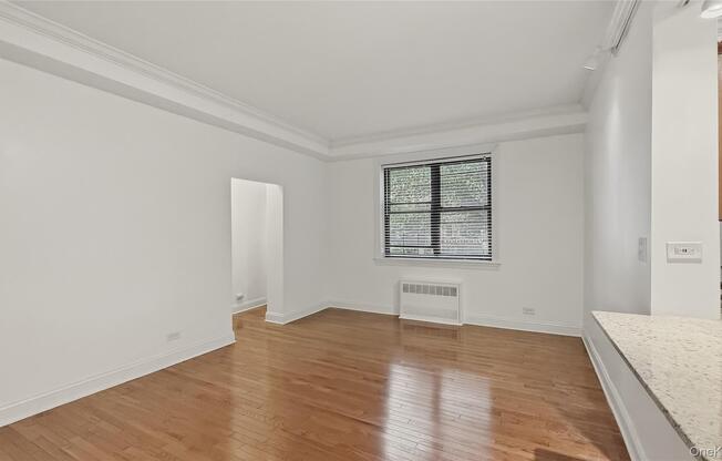 4489 BROADWAY