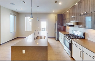 3 beds, 2 baths, 1,200 sqft, $5,300, Unit Unit 7