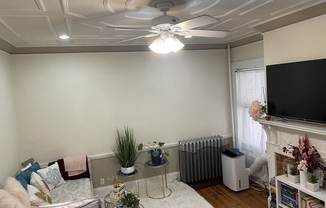 1 bed, 1 bath, 750 sqft, $2,650, Unit 10