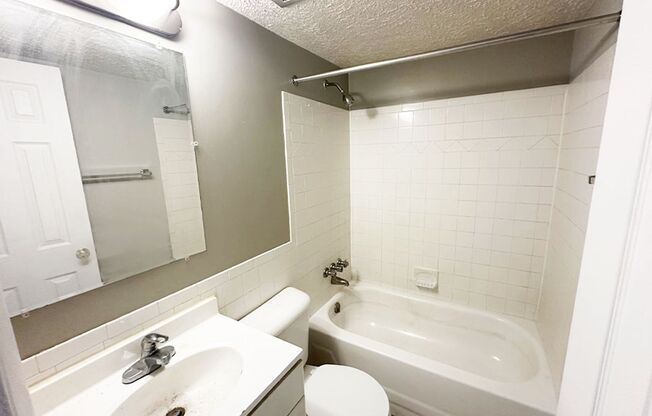 1 bed, 1 bath, 560 sqft, $815, Unit 715-18