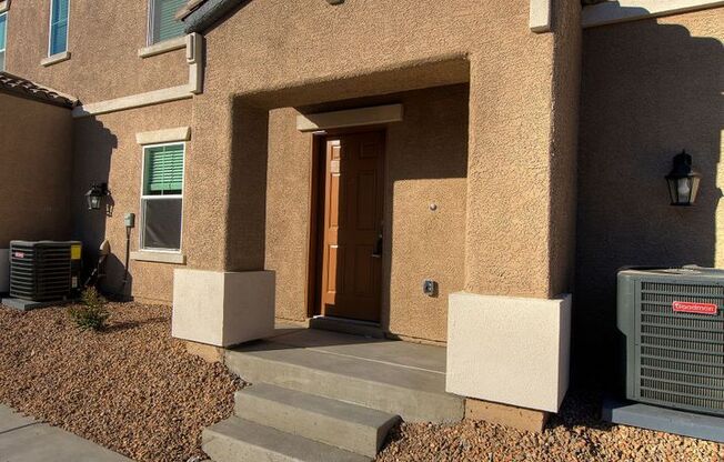 Newer Townhome - 3 Bedrooms + 2 Car Garage - E Craig & Nellis