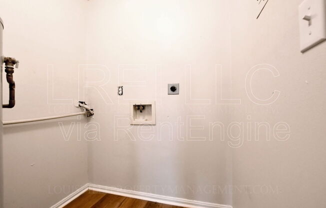 2 beds, 1 bath, 825 sqft, $925