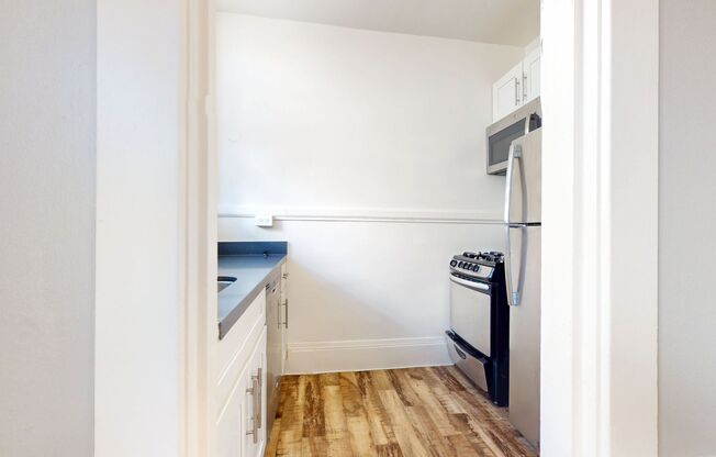 Studio, 1 bath, 373 sqft, $1,600, Unit 328