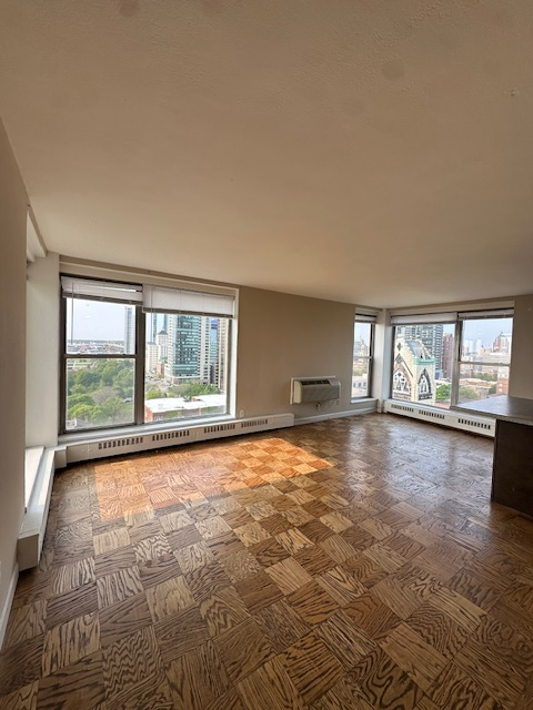 1121 N WAVERLY PL