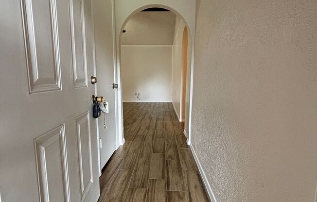 912 VAUGHN DR