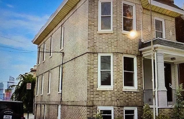 450 GREGORY AVE