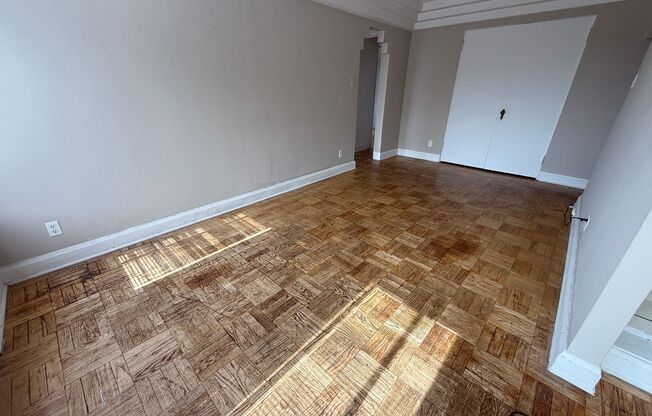 2 beds, 1 bath, $1,295, Unit 410