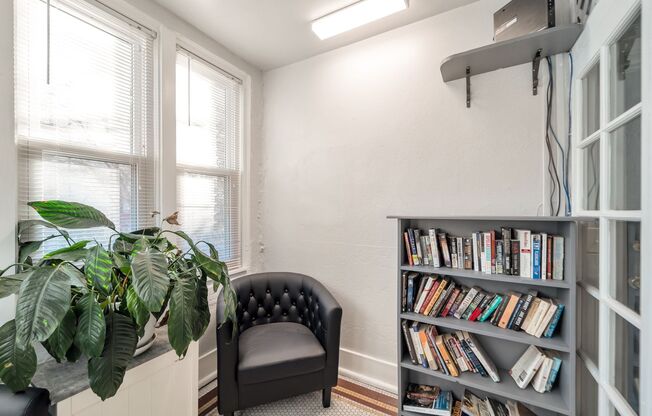 Studio, 1 bath, $875, Unit #G-27