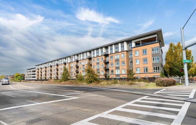 Positioned along Beaverton’s main corridor, Modera Beaverton places you close to local dining, transit, and everyday conveniences just outside your door.