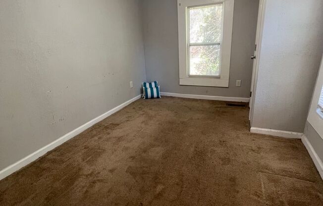 COMING SOON Spacious 3 BEDS AND 2 BATHS!!!