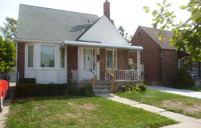 Detached Garage- 2 bathrooms - Section 8 Accepted !