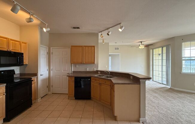 2 beds, 2 baths, $1,595, Unit UNIT # 814