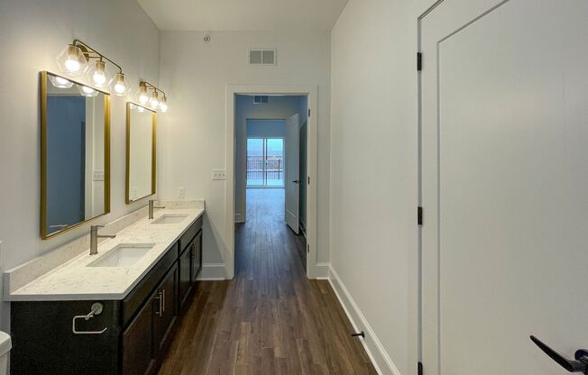 212 W 9th 8049 Master Tenant