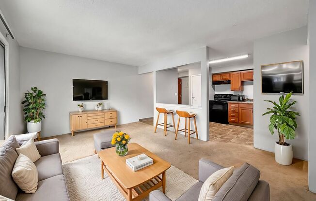 2 beds, 1 bath, 800 sqft, $895, Unit 3620-17