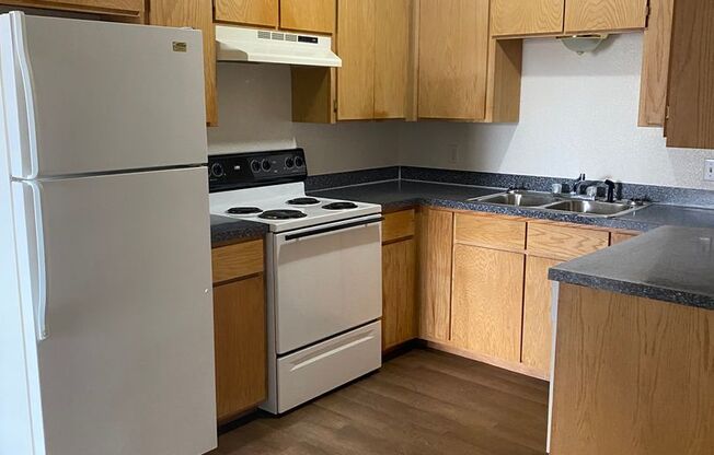 1 bed, 1 bath, $575, Unit #23