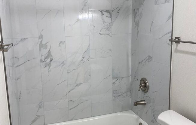 2 beds, 1 bath, 850 sqft, $1,395, Unit 301