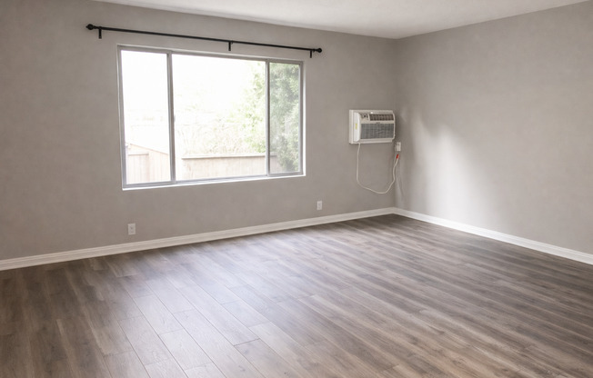 2 beds, 1 bath, 750 sqft, $2,095, Unit 110